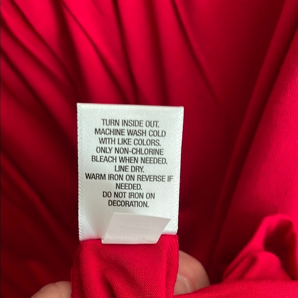 Roz & Ali Women's Red Sleeveless Top - Picture 6 of 8